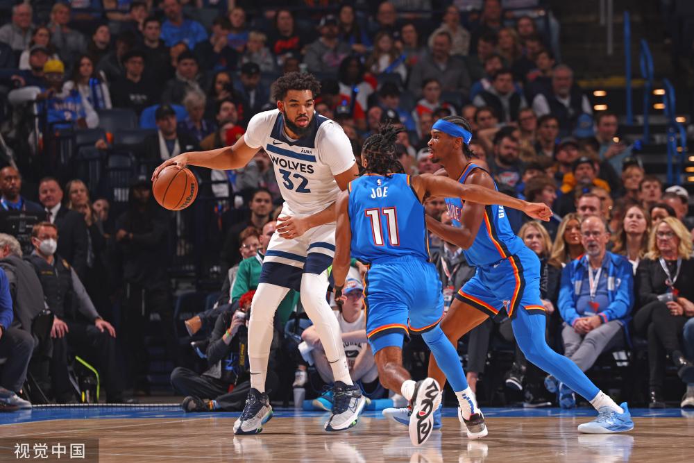 尽管两人在 尽管两人在